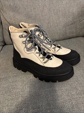 Chinese Laundry Pfeiffer Combat Boots Woman’s Sz 7.5